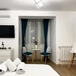 아파트 Superior One Bedroom Unirii Square *