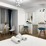 Superior One Bedroom Unirii Square 부쿠레슈티